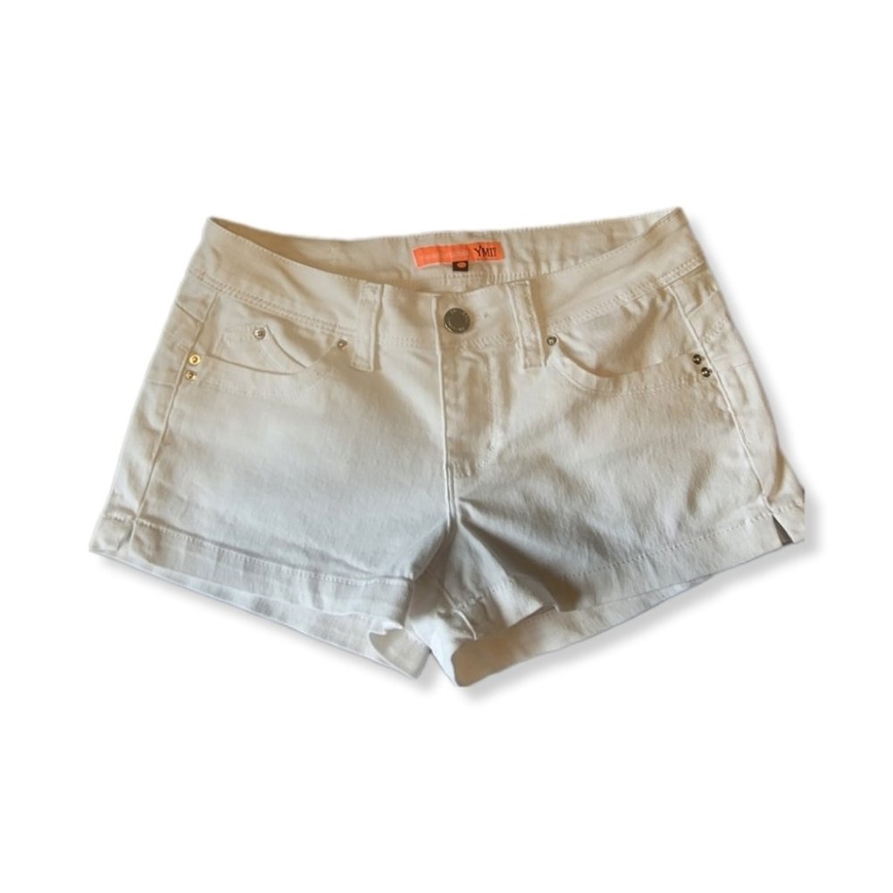 YMI WANNA BETTA BUTT Low-Rise White Shorts